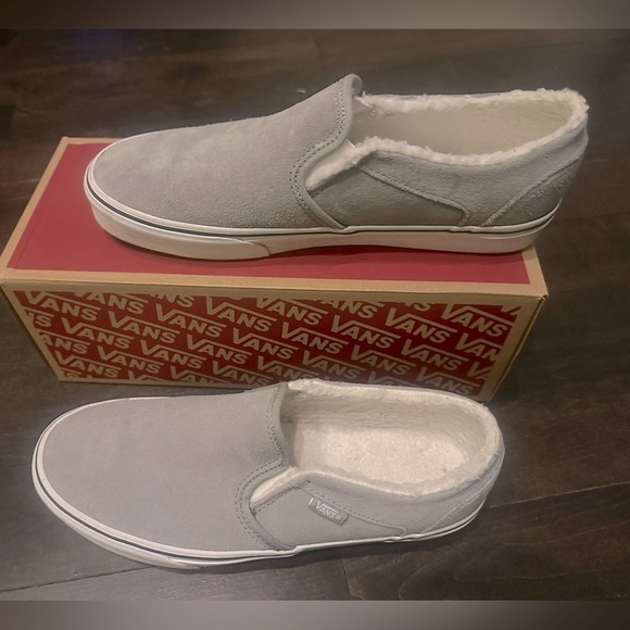 Vans Other - Suede / Sherpa Vans
